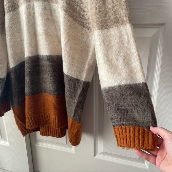 Universal Threads Color Block Sweater Large - Picture 3 of 6